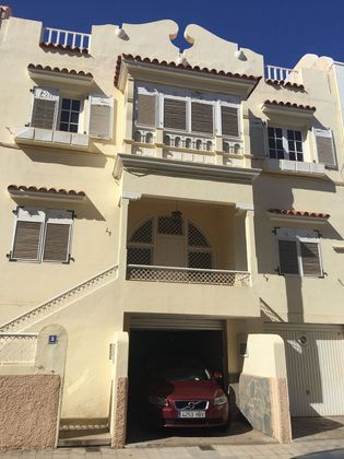 Foto 2 de Venta de casa adosada en calle Teniente Martín Bencomo de 7 habitaciones con terraza y piscina
