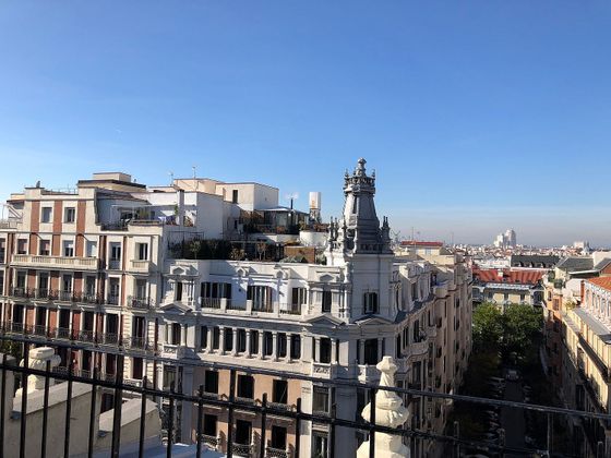 Foto 2 de Àtic en venda a Jerónimos de 4 habitacions amb terrassa i aire acondicionat