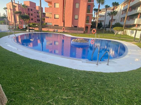 Foto 2 de Alquiler de piso en urbanización Atlanterra F de 1 habitación con terraza y piscina