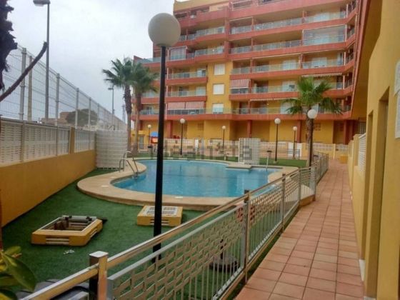 Foto 1 de Piso en venta en calle Jose Amat Benavides de 3 habitaciones con terraza y piscina
