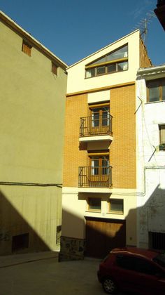 Foto 2 de Casa en venda a calle Pendiente de 4 habitacions amb balcó i calefacció