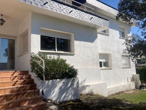 Foto 1 de Xalet en venda a Hoyo de Manzanares de 6 habitacions amb terrassa i jardí