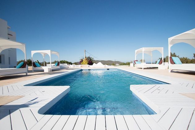 Foto 1 de Alquiler de chalet en Santa Eulalia del Río de 6 habitaciones con terraza y piscina