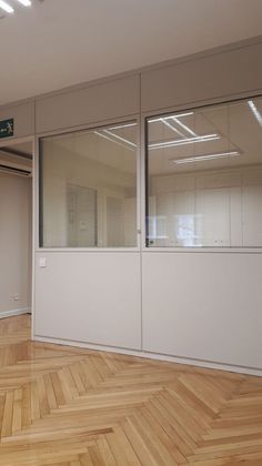 Foto 2 de Oficina en alquiler en Nueva España con aire acondicionado