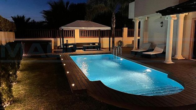 Foto 2 de Casa en venta en Alhaurín el Grande de 4 habitaciones con terraza y piscina