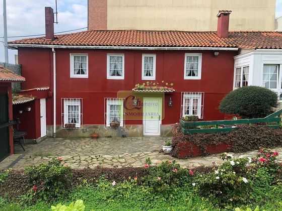 Foto 1 de Venta de casa en A Malata - Catabois - Ciudad Jardín de 3 habitaciones con terraza y jardín