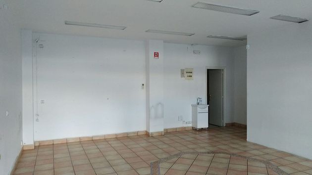 Foto 2 de Local en alquiler en avenida De Santa Eugenia de 55 m²
