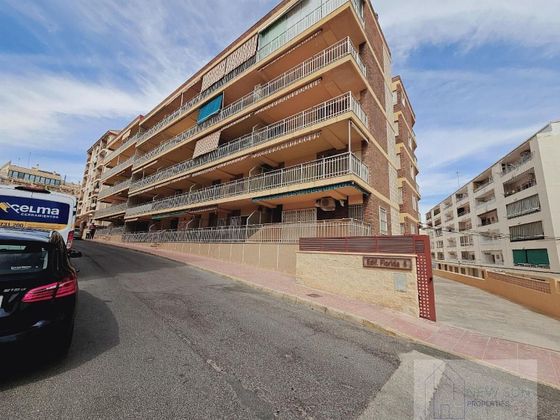 Foto 1 de Pis en venda a Guardamar Playa de 3 habitacions amb terrassa i garatge