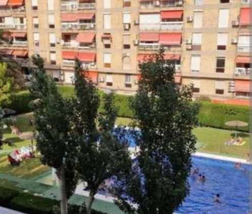 Foto 2 de Piso en venta en Alipark de 3 habitaciones con terraza y piscina