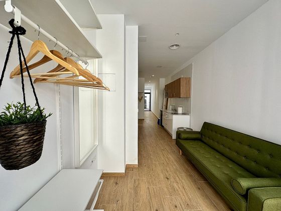 Foto 1 de Piso en alquiler en Nou Moles de 1 habitación con terraza y muebles