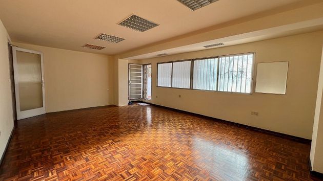 Foto 2 de Oficina en alquiler en avenida De Peris y Valero con terraza y aire acondicionado