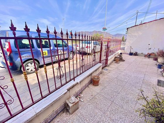 Foto 1 de Venta de casa en Orihuela ciudad de 4 habitaciones con terraza y garaje
