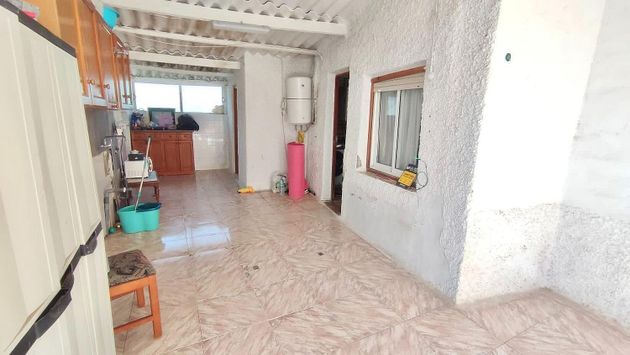 Foto 2 de Venta de chalet en Orihuela ciudad de 3 habitaciones con garaje y jardín