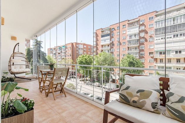 Foto 2 de Piso en venta en Guindalera de 3 habitaciones con terraza y balcón
