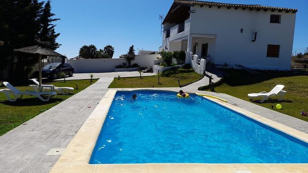 Foto 1 de Xalet en lloguer a Barbate ciudad de 4 habitacions amb terrassa i piscina