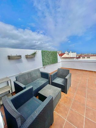Foto 2 de Ático en alquiler en Suárez de 2 habitaciones con terraza y muebles