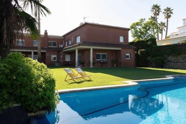 Foto 1 de Venta de casa en L'Aragai - Prat de Vilanova de 5 habitaciones con terraza y piscina