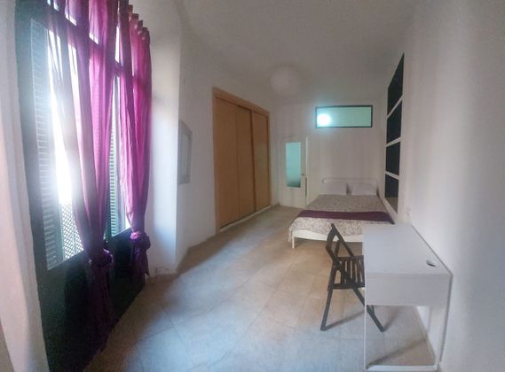 Foto 2 de Pis en lloguer a Encarnación - Regina de 1 habitació amb terrassa i mobles