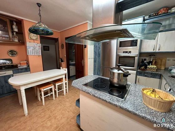 Foto 2 de Pis en venda a Begoña de 3 habitacions amb terrassa i garatge