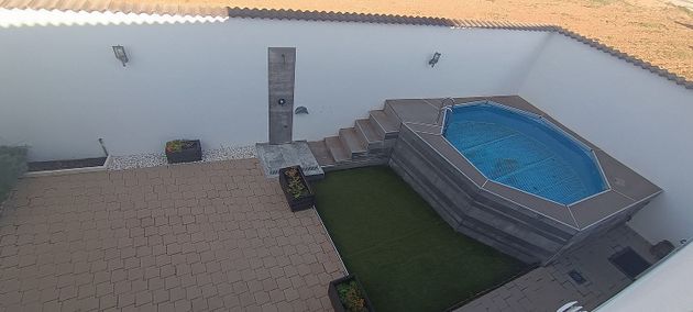 Foto 1 de Casa en venta en Pedro Muñoz de 4 habitaciones con terraza y piscina