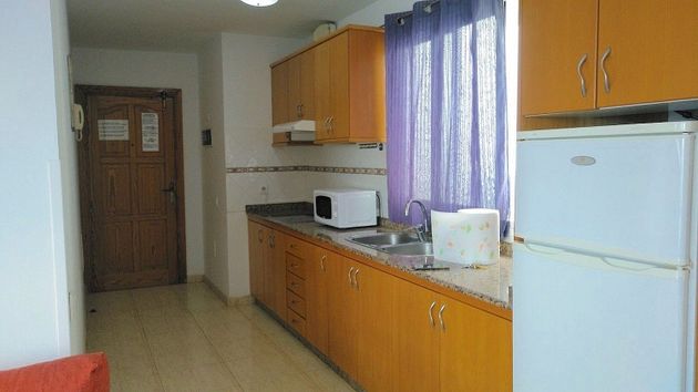 Foto 2 de Ático en alquiler en avenida De Los Pescadores de 2 habitaciones con muebles y aire acondicionado