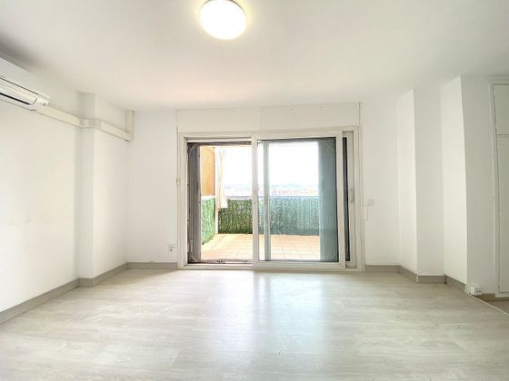 Foto 1 de Piso en alquiler en Santa Eugènia de 1 habitación con terraza y aire acondicionado