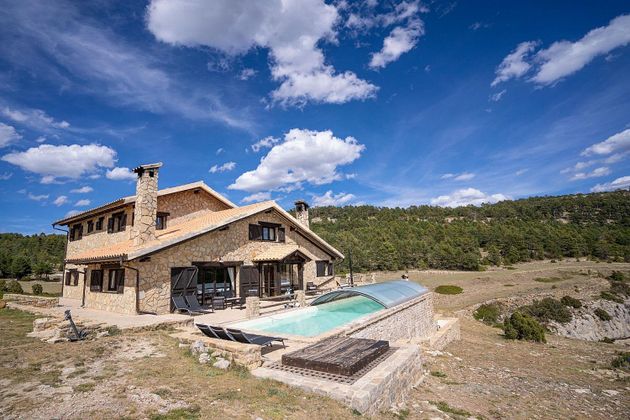 Foto 1 de Casa en venda a Nogueruelas de 7 habitacions amb terrassa i piscina