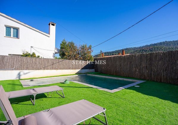 Foto 2 de Venta de chalet en Argentona de 5 habitaciones con terraza y piscina