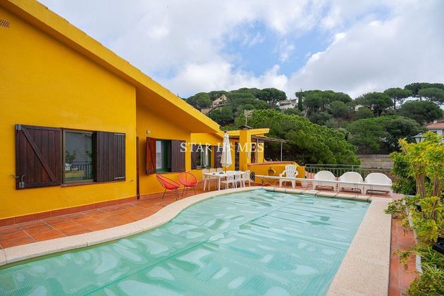 Foto 2 de Xalet en venda a Alella de 5 habitacions amb terrassa i piscina