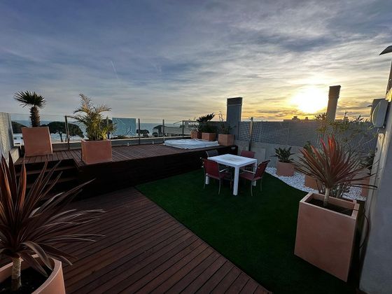 Foto 1 de Àtic en venda a calle Llobregat de 3 habitacions amb terrassa i piscina