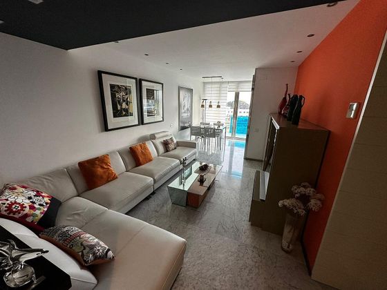Foto 2 de Venta de ático en calle Llobregat de 3 habitaciones con terraza y piscina