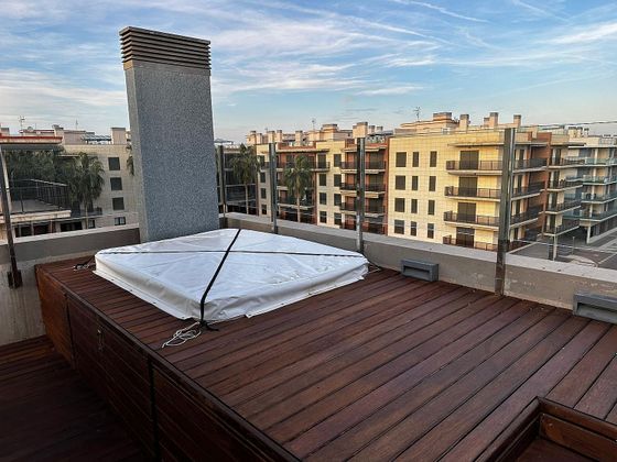 Foto 1 de Venta de ático en calle Llobregat de 2 habitaciones con terraza y piscina