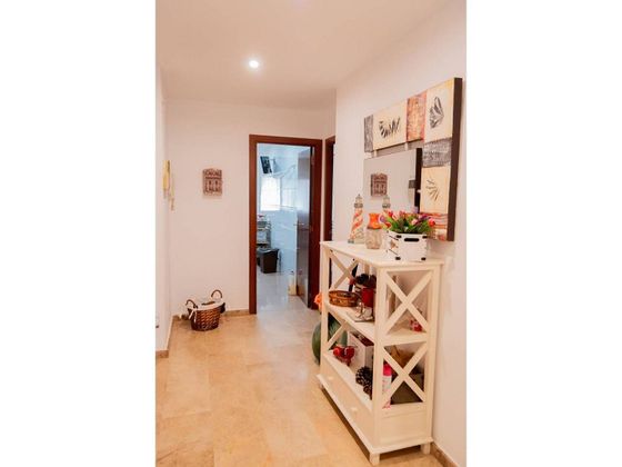 Foto 1 de Pis en venda a calle De Narcís Monturiol de 6 habitacions amb jardí i balcó