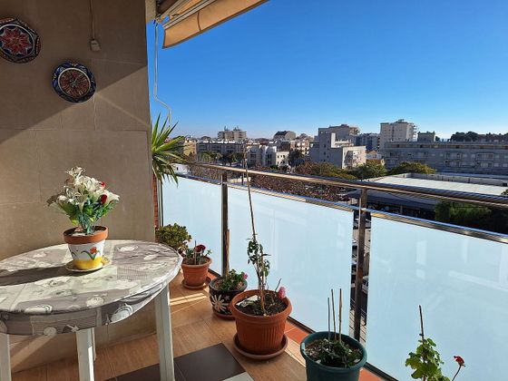 Foto 2 de Piso en venta en Centre - Torredembarra de 4 habitaciones con terraza y garaje