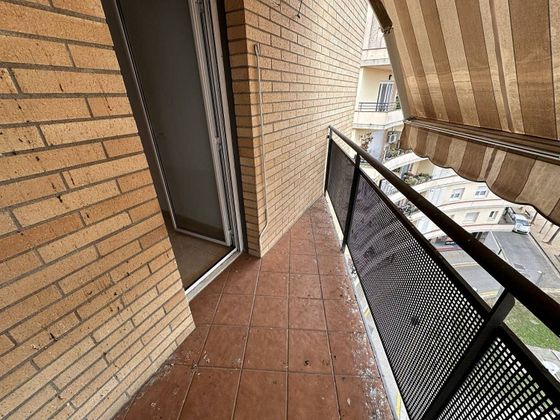 Foto 2 de Piso en venta en Mas Masó - Hospital de 3 habitaciones con terraza