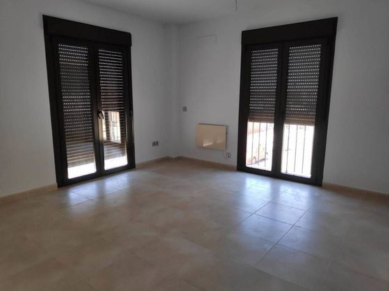Foto 1 de Venta de piso en Alameda de la Sagra de 2 habitaciones y 174 m²