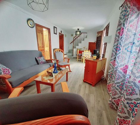 Foto 1 de Casa en lloguer a Canillas de Aceituno de 4 habitacions amb terrassa i mobles