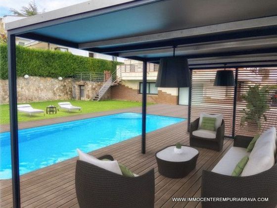 Foto 2 de Casa en venta en Llers de 5 habitaciones con piscina y garaje