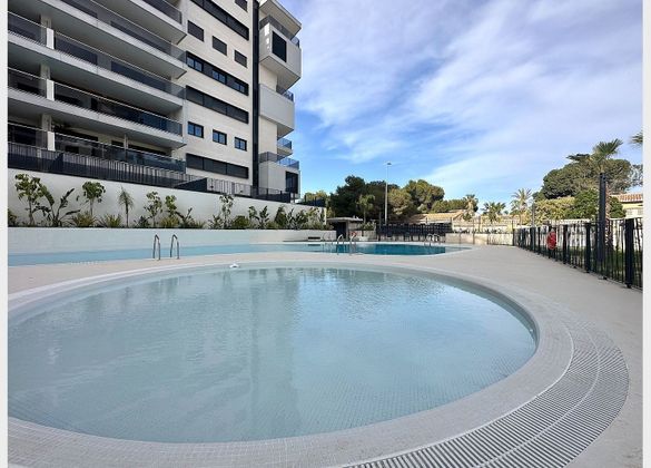 Foto 2 de Venta de piso en Dehesa de Campoamor - La Regia - Aguamarina de 3 habitaciones con terraza y piscina