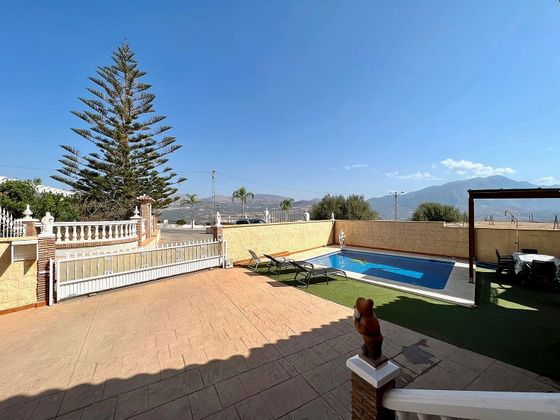 Foto 1 de Xalet en venda a Viñuela de 6 habitacions amb terrassa i piscina