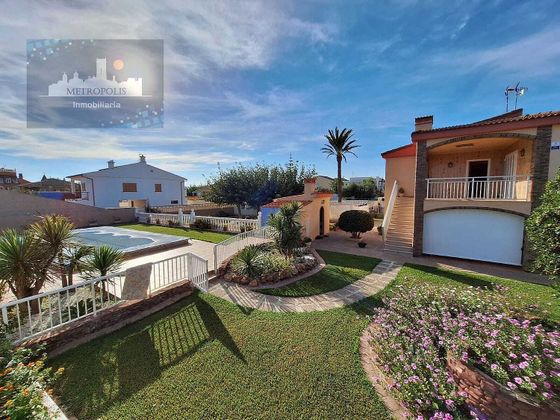 Foto 1 de Xalet en venda a Zona Playa de 4 habitacions amb terrassa i piscina