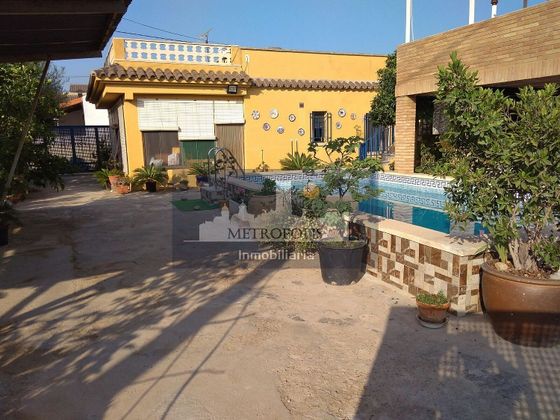 Foto 1 de Venta de chalet en Zona Playa de 5 habitaciones con terraza y piscina