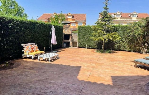 Foto 1 de Casa en venta en calle La Dehesa de 4 habitaciones con terraza y piscina
