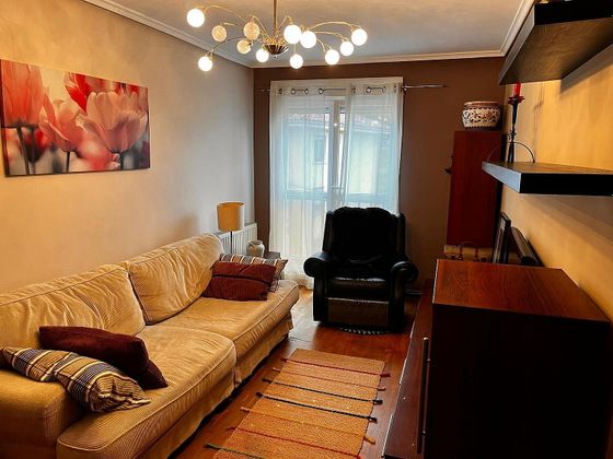 Foto 2 de Pis en venda a Parres de 2 habitacions amb terrassa i calefacció