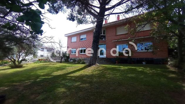 Foto 2 de Xalet en venda a Peñas Albas de 6 habitacions amb terrassa i piscina