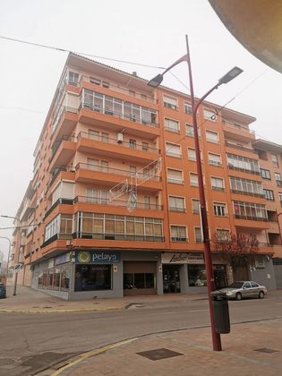 Foto 1 de Pis en venda a paseo Sixto Celorrio de 2 habitacions amb terrassa i calefacció