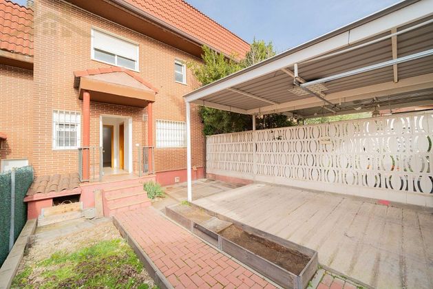 Foto 1 de Casa en venda a calle Federico García Lorca de 3 habitacions amb terrassa i jardí