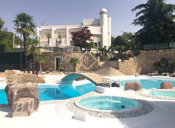 Foto 1 de Chalet en venta en La Moraleja distrito de 8 habitaciones con terraza y piscina