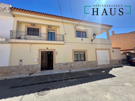Foto 1 de Casa en venda a calle Cataluña de 5 habitacions amb terrassa i garatge