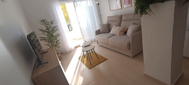 Foto 2 de Alquiler de estudio en Playa de los Boliches con terraza y muebles